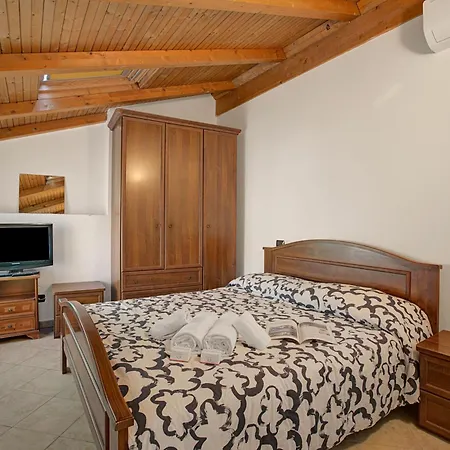 Queen Elena Centro - Happy Apartment *