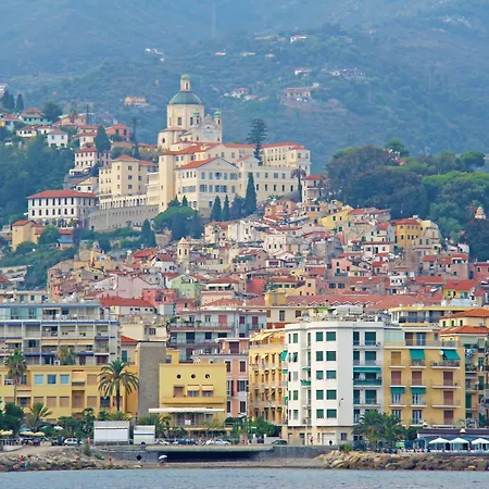Apartment Queen Elena Centro 2br With Terrace - Happy Sanremo