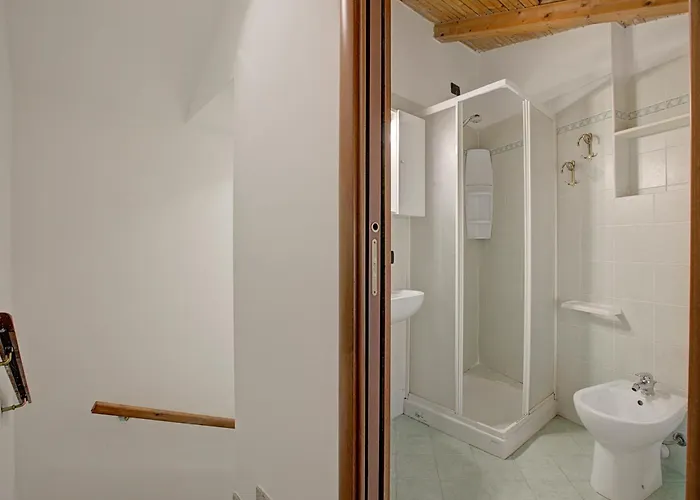 Queen Elena Centro - Happy * Sanremo